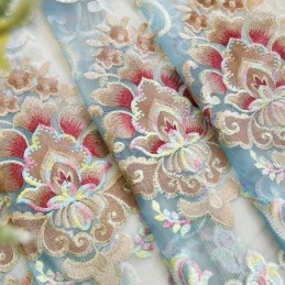 Mössad Chenillegardin Med Broderi I Europeisk Stil, Fönsterbehandling Med Blommor