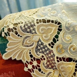 Mössad Chenillegardin Med Broderi I Europeisk Stil, Fönsterbehandling Med Blommor