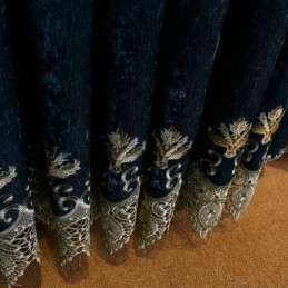 Mönstrad Chenillegardin Med Urholkning, Broderad Blomma