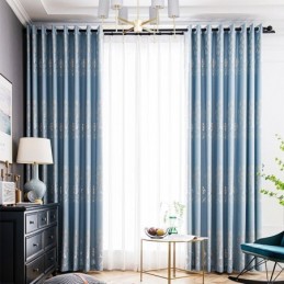 Trädmönstergardiner...