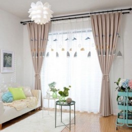 Högkvalitativ Broderad...