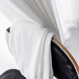 Vita Skira Gardiner Med Veckade, Krusade Fönsterpaneler