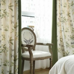 Gardiner I Bomullslinne Med Blommönster Och Sömmar För Vardagsrum