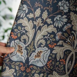 Gardiner I Amerikansk Bomull Och Linne Med Blommönster