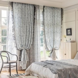 Gardiner I Bomull Och Linne Med Amerikanskt Växttryck