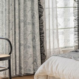 Gardiner I Bomull Och Linne Med Amerikanskt Växttryck