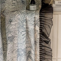 Gardiner I Bomull Och Linne Med Amerikanskt Växttryck