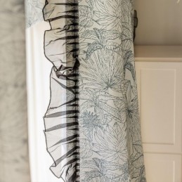 Gardiner I Bomull Och Linne Med Amerikanskt Växttryck