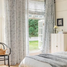 Gardiner I Bomull Och Linne Med Amerikanskt Växttryck