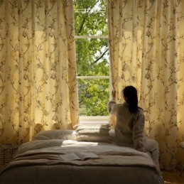 Gardiner Med Amerikanskt Blommönster Och Mörkläggningsgardiner