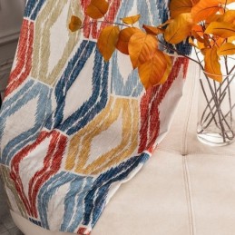 Mönstrad Chenillegardin Med Rombtryck I Nordisk Stil