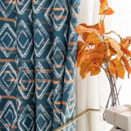 Måttbeställd Gardin Med Rombtryck I Nordisk Stil