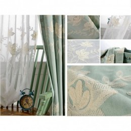 Mörkläggningsgardiner I Bomullslinne Med Broderade Nordiska Blommor