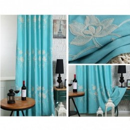 Mörkläggningsgardiner I Bomullslinne Med Broderade Nordiska Blommor