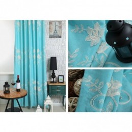 Mörkläggningsgardiner I Bomullslinne Med Broderade Nordiska Blommor