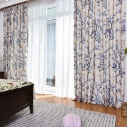 Amerikanska Gardiner Med Blommönster Och Mörkläggning