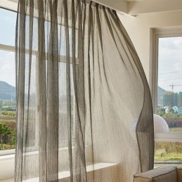 Vacker Voilegardin...