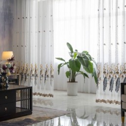 Påfågelbroderad Tyllgardin...